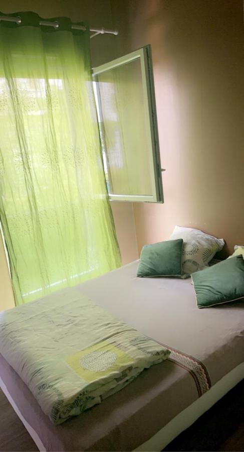 Chambre Avec Salle De Bain Privee Valenton Exterior photo